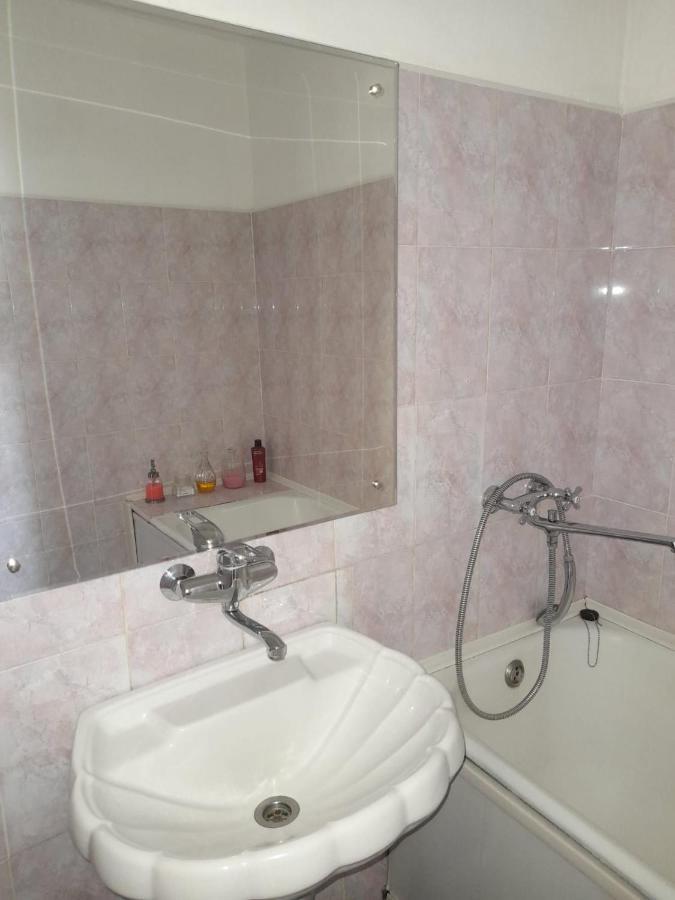 Изумруд Apartment Uralsk Exterior photo