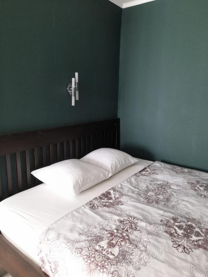 Изумруд Apartment Uralsk Exterior photo